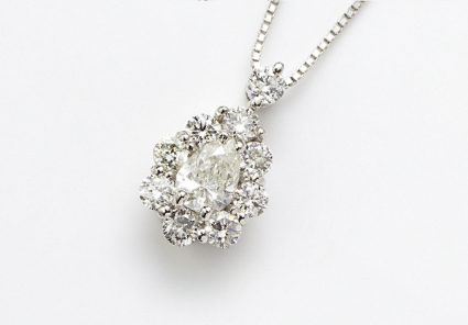 Pt ダイヤモンドペンダント 主石:0.5ct J-SI2/鑑定書付、脇石:計0.78ct チェーン45㎝スライド式 131601