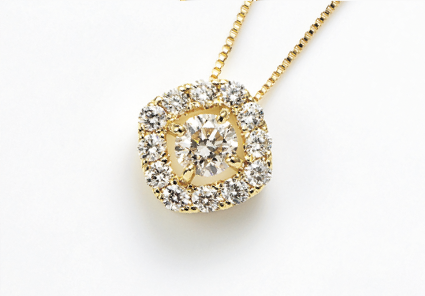 K18YG ダイヤモンドペンダント 主石:0.6ct S-SI2/鑑定書付き、脇石:計0.34ct チェーン45㎝スライド式 135338